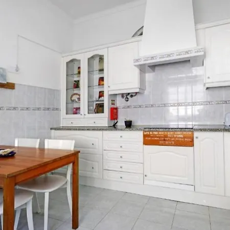 Pipo People House Semesterbostad *